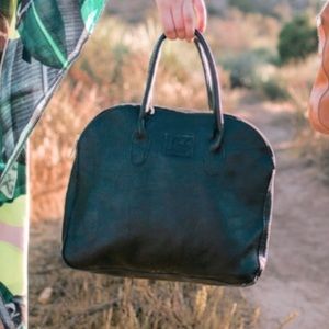 Sseko NWT Sheba Handbag in Oiled Black Leather